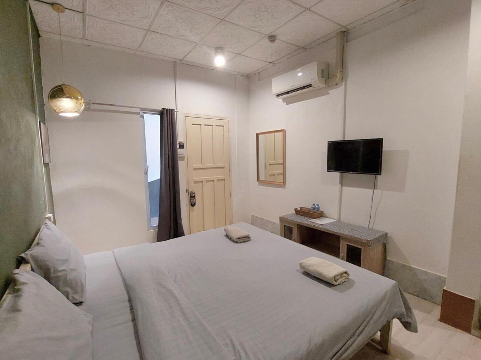 פקסה You Empire Hostel & Bar מראה חיצוני תמונה